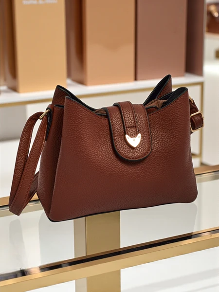 Geantă mică de damă din piele ecologică Narias