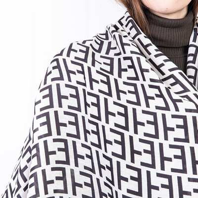 Esarfa dama bej cu model - Accesorii