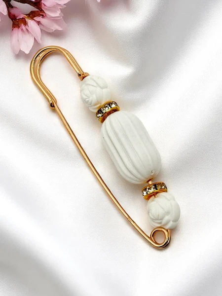 Brosă decorativă de damă cu trandafirași Rose Charm