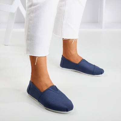 OUTLET Adidași alunecați pentru femei, de culoare bleumarin, Slavarina - Încălțăminte