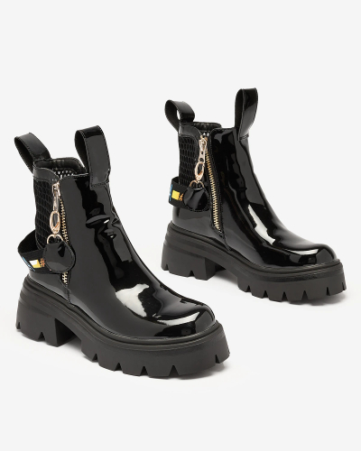 Royalfashion Cizme lăcuite de damă în negru Refaset