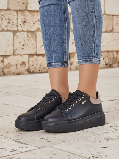 Sneakers de damă Callista Royalfashion negri cu platformă din piele ecologică