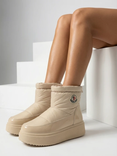 Royalfashion Cizme de zăpadă slip-on pentru femei de culoare bej Ademra