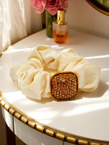 Royalfashion Elastic de păr cu aplicație decorativă din rhinestone Satin Shine