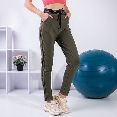 Pantaloni de trening pentru femei cu dungi kaki - Îmbrăcăminte