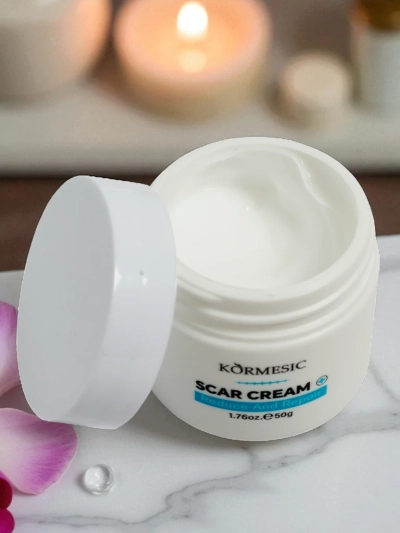 Crema pentru cicatrici care sprijină regenerarea pielii