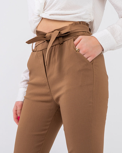 Pantaloni de damă cu talie înaltă din țesătură maro deschis - Îmbrăcăminte