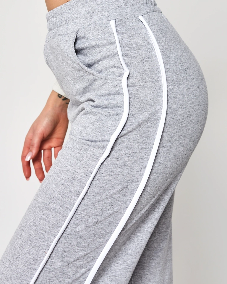Pantaloni de trening largi de damă gri cu dungi- Îmbrăcăminte