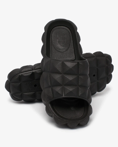 Royalfashion Șlapi de damă cu ștanțare în negru Ambeha