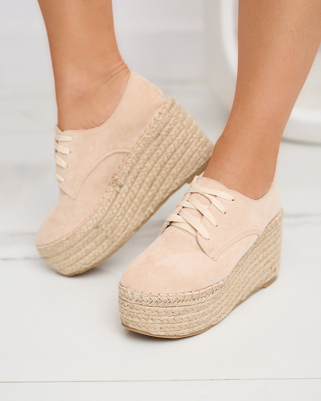 OUTLET Pantofi bej cu pană Jakaia- Încălțăminte