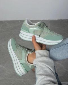 verde închis