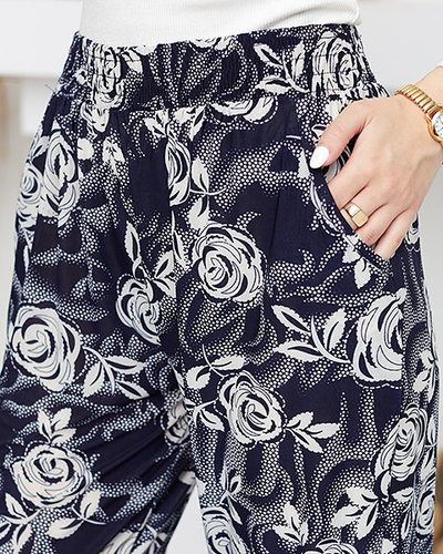 Pantaloni de damă PLUS SIZE, cu model bleumarin și alb - Îmbrăcăminte