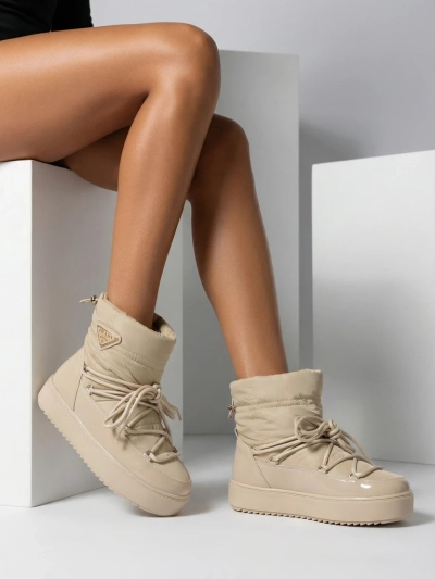 Royalfashion Cizme de damă slip-on a'la cizme de zăpadă a'la în maro deschis Vevnose