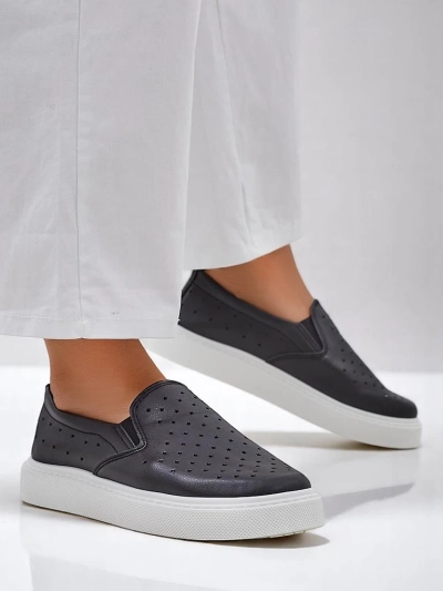 Royalfashion Pantofi slip-on perforați de femei Emayla