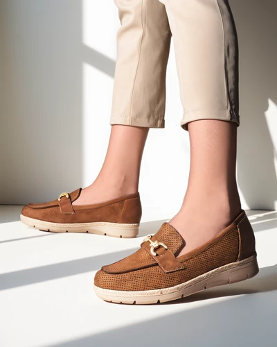 Royalfashion Pantofi cu toc jos pentru femei, cu o decorațiune pe vârf