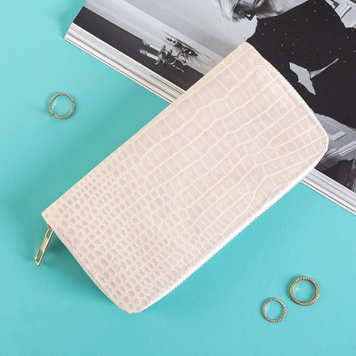 Portofel de dama bej cu relief - Accesorii