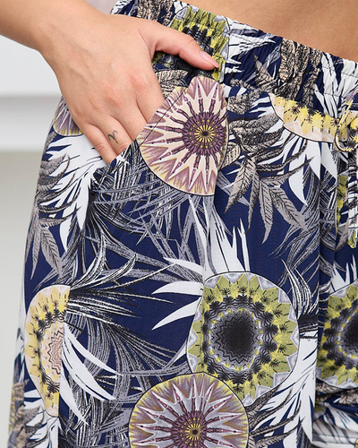 Pantaloni scurți de damă cu model galben și bleumarin - Îmbrăcăminte