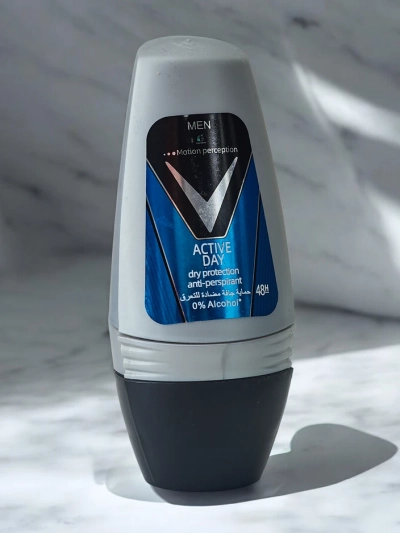 Deodorant-antiperspirant pentru bărbați cu rulare 50 ml