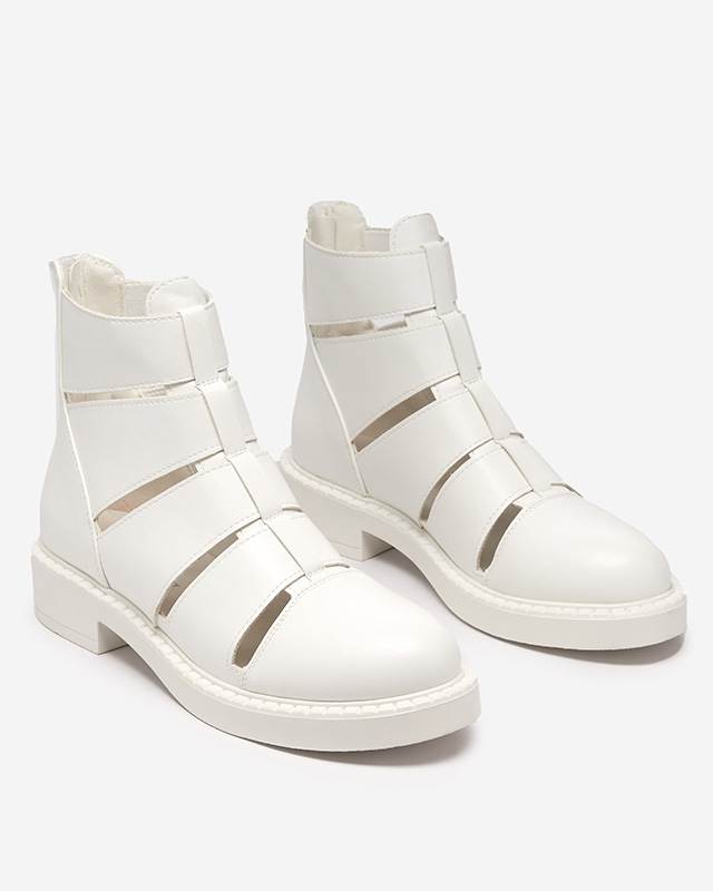 Cizme de dama albe cu decupaje de la Berofeli - Incaltaminte