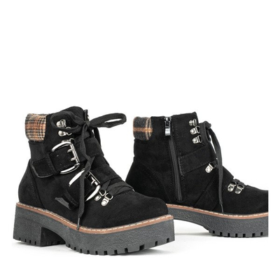 Czarne botki na płaskim obcasie Letitia - Obuwie