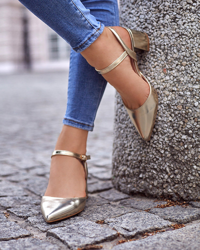 Sandale de damă pe stâlp jos într-o culoare aurie Nerolak - Încălțăminte