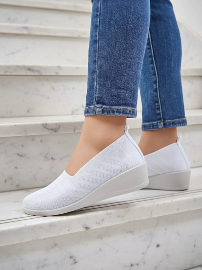 Floare Albă Thermis - Pantofi de Damă Eleganti cu Pană