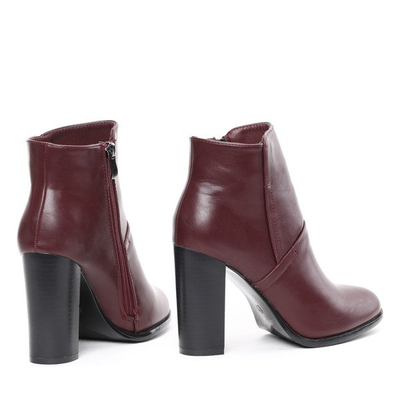 Bordowe botki na słupku Oliviera- Obuwie