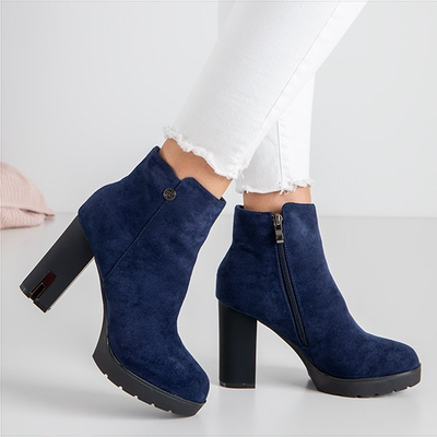 Cizme izolate albastru marin pe un post înalt Madena - Pantofi