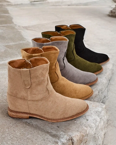 Cizmele de cowboy de la Royalfashion pe un toc acoperit Patorias