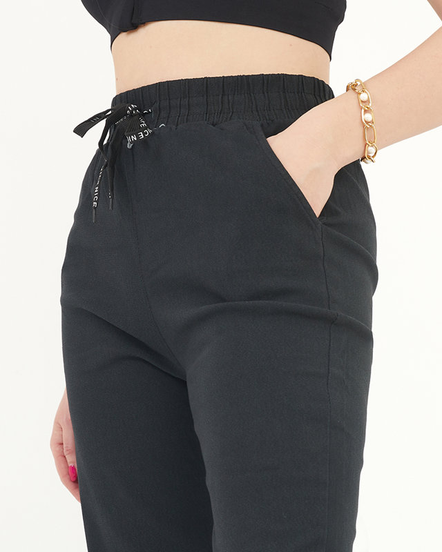 Pantaloni de jogging din material negru pentru femei - Îmbrăcăminte