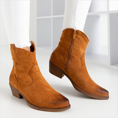 Brązowe botki a'la kowbojki Sahara - Obuwie