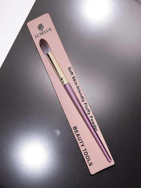 Pensulă de machiaj pentru fard de obraz