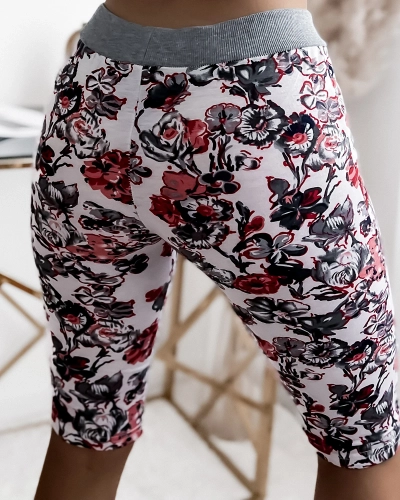 Pantaloni scurți de damă 3/4 cu model gri și roșu MARIM PLUS - Îmbrăcăminte