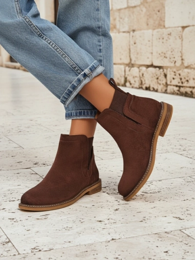 Gyal dem boot ala Chelsea boot fram eko-suedha Veysi