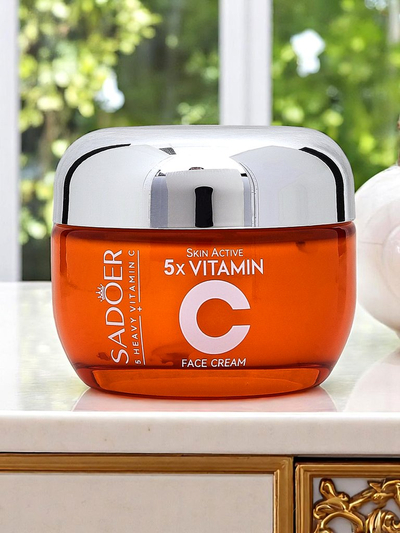 Sadoer Cremă de față 5în1 cu Vitamina C