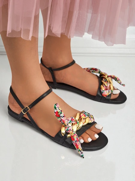 Royalfashion Rumanên jinekî BareLuxe li ser telekî rût