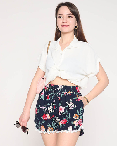 Pantaloni scurți de damă bleumarin și roz cu model floral - Îmbrăcăminte