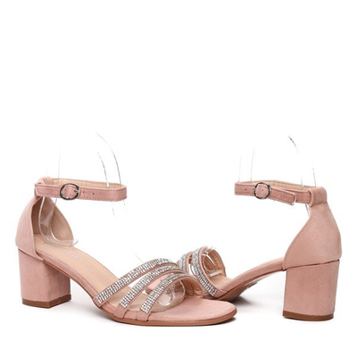 Różowe sandały na słupku- Obuwie