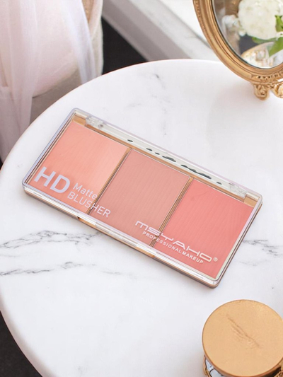Paletă cu 3 nuanțe de fard de obraz mat pentru obraji în culoarea Terracotta Rose