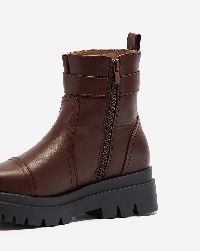 Cizme de damă maro închis cu cataramă Utilas - Încălțăminte