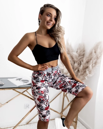 Pantaloni scurți de damă 3/4 cu model gri și roșu MARIM PLUS - Îmbrăcăminte