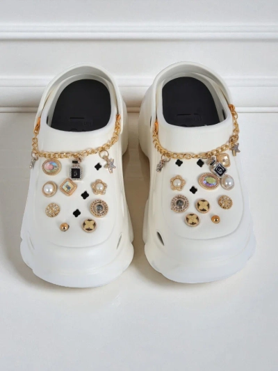 Caligae Aurelia Bianca Sandals with chain decorations in glamour style