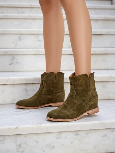 Cizmele de gleznă de tip cowboy pe un toc acoperit, model Blueston