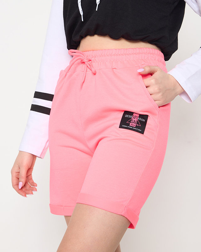 Pantaloni scurți de damă roz neon deasupra genunchiului - Îmbrăcăminte