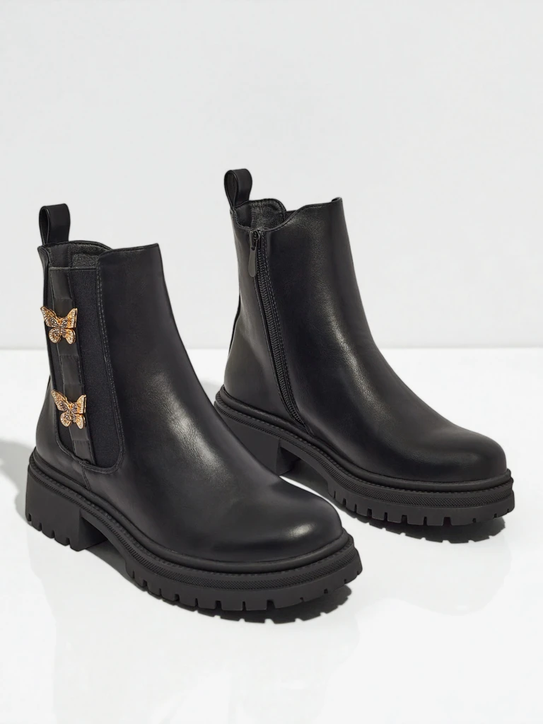 Botine de damă din piele ecologică cu fluturi Bravelle