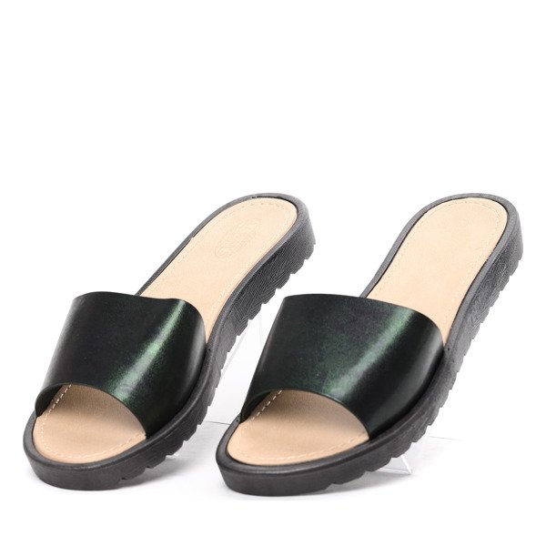 Czarne klapki z eko skóry Tyla- Obuwie