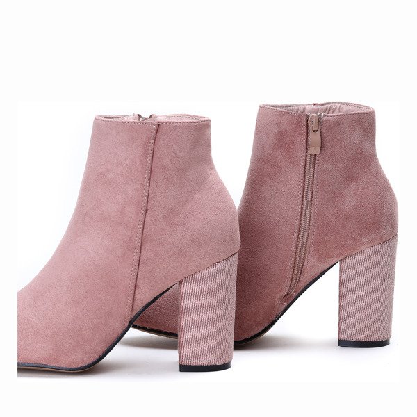Różowe botki na słupku Freyana- Obuwie