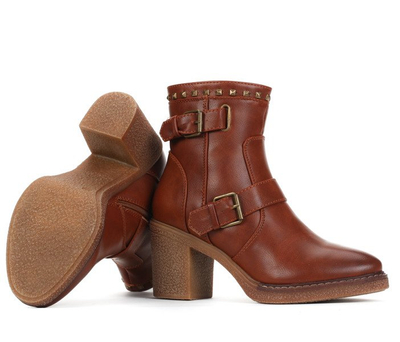 Botki na słupku - kolor camel  - Obuwie