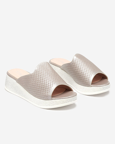 Papuci de dama ajurata maro deschis cu brocart Lekisa - Pantofi