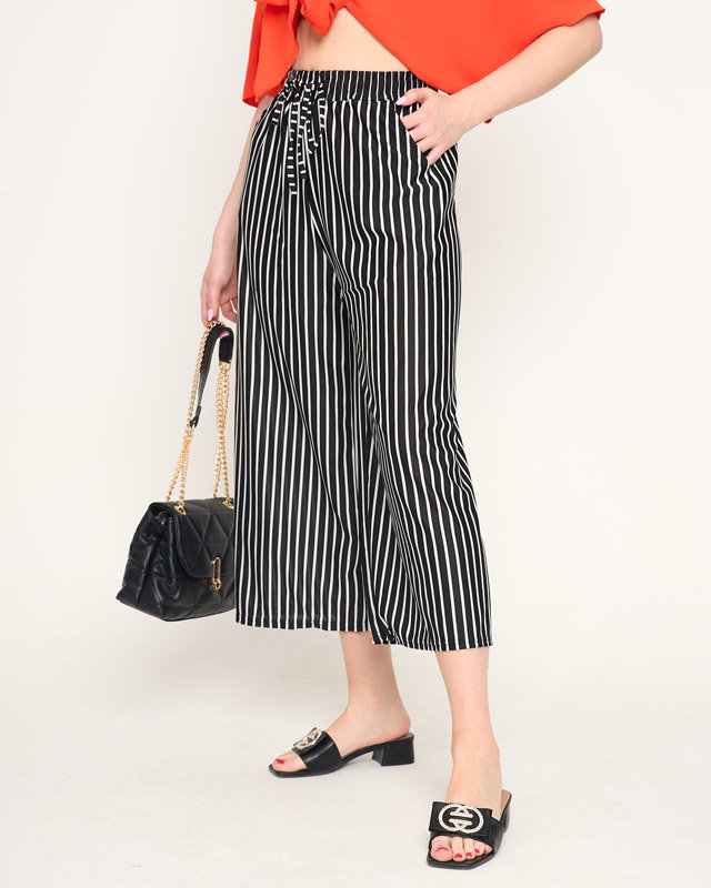 Pantaloni de damă din țesătură în dungi alb-negru - Îmbrăcăminte